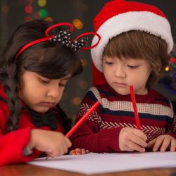 A l'approche des fêtes de fin d'année, écrire la lettre au Père Noël est un moment incontournable pour nos enfants. Vous pouvez faire parvenir la lettre de votre enfant au service concerné à partir du