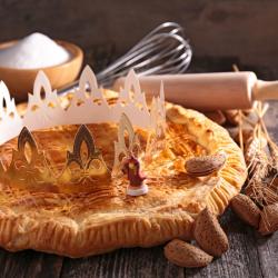 La date de la galette des rois ou le jour de l'Épiphanie tombe toujours le 06 janvier. Découvrez toutes nos infos sur l'origine de cette tradition.