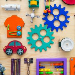 Quelles activités d'éveil pour son bébé. Quels jeux peut-on faire avec un jeune enfant ? Cette phrase est souvent posée par de jeunes parents, qui ne savent pas toujours quelles activités p