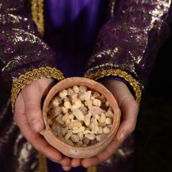 Qu’est-ce que la myrrhe ? Le cadeau des rois mages que les enfants ont parfois du mal à comprendre. Pour l'Epiphanie, chaque Roi Mage a amené un cadeau à l'enfant Jesus. La myrrhe a ainsi été apportée