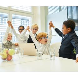 Tête à Modeler a été créé par de jeunes parents qui se posaient 1000 questions sur l’éducation de leurs enfants sans toujours savoir où et à qui s’adresser pour trouver des réponses qu’il s’agisse d’o