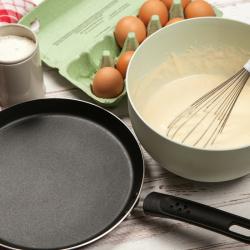 Une recette rapide et très facile pour faire rapidement des crêpes. Cette recette de pâte à crêpes ne demande aucun temps d'attente ou de repos. Elle peut être utilisée imm&eacut