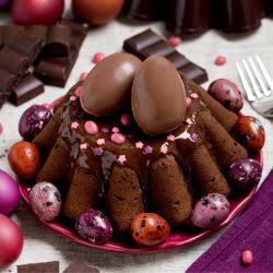 La recette des cupcakes chocolat de Pâques qui plaira aux petits comme aux grands. Une activité gourmande et drôle à faire en famille avant la chasse aux oeufs. Retrouvez toutes les informations et as