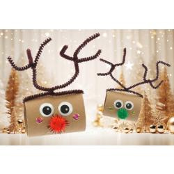 Renne de Noël avec un rouleau en carton