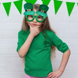 La saint Patrick tombe le 17 mars. On l’oublie souvent, mais la saint Patrick est une fête catholique avant d’être une fête irlandaise. La saint Patrick est la fête nationale irlandaise. Elle est
