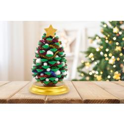 Sapin avec une pomme de pin