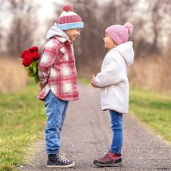 L'origine de la Saint Valentin n'est pas certaine mais l'histoire s'accorde à penser que la Saint Valentin trouve son origine dans la Rome antique. De la fête des lupercales à la mort de Valentin de t