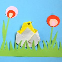 Réaliser un tableau qui a du relief en collant les différents éléments en papier qui composent la scène printanière. Les différents éléments en papier ont &