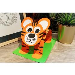 Avec quelques feuilles de papier nous allons aujourd'hui vous montrer comment fabriquer un tigre en 3D. Une activité facile et amusante que tous les enfants pourront réaliser à la maison !