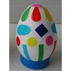 Exemple de décoration d'oeuf géométrique
