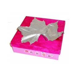 Fabriquer une  boîte décorée de feuilles