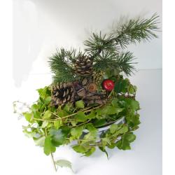 Réaliser un centre de table en branches de vigne vierge