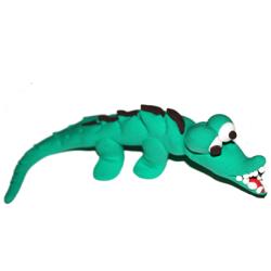Un crocodile sortant de l'eau