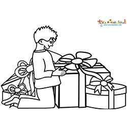 Garçon et les cadeaux 