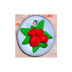 Fabriquer un médaillon aux roses rouges