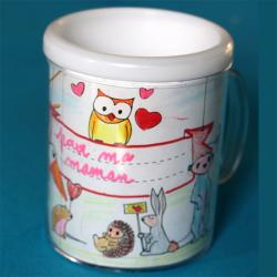 Mug personnalisé avec des coloriages, un cadeau de fête des mères