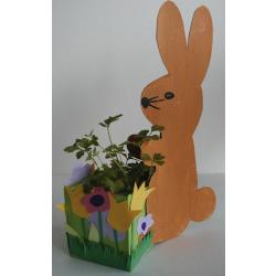 Ce lapin de décoration permet de prsenter une plante