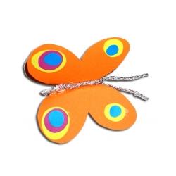 Fabriquer un papillon en papier pour les bricolages d'enfant