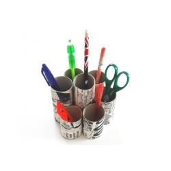 Fabriquer un Range crayon stylisé manga est un jeu d'enfant à la portée de tous. L'enfant apprendà recycler des objets usuels. Un exemple d'idée de bricolage proposé par Tête à modeler pour préparer u