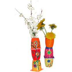 Vase petits suisses décoré de peinture
