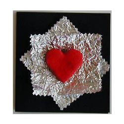 Carte décorée d'un coeur et de papier métalisé