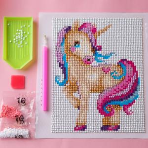 La broderie diamant est à la mode mais c'est quoi exactement ? Et comment ça marche ? On vous dit tout !