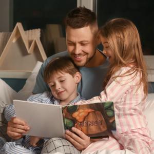 Le rituel du coucher est important pour l'enfant. Il permet de le rassurer l'enfant par son caractère répétitif et par là même rassurant, de l'aider à se détendre et trouver le sommeil.