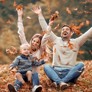 Envie d’un automne paisible en famille ? Découvrez 10 routines d’automne simples et chaleureuses pour renforcer les liens et vivre la saison en pleine harmonie.