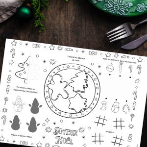Ces 4 sets de table de Noël sont à imprimer gratuitement. Ces jeux pourront occuper les enfants pendant le Réveillon que ce soit pour les maternelles ou pour les primaires.