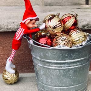 50 idées de blagues et de bêtises pour votre lutin farceur de Noël