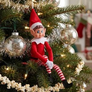 Faut-il vraiment avoir un lutin ? La polémique qui divise les parents