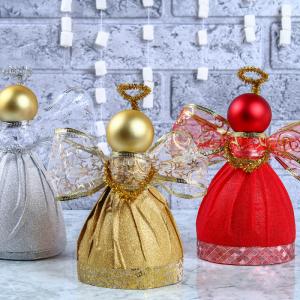 Fabriquez un petit ange DIY en bouteille recyclée sont très faciles à faire avec les enfants.