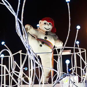 Idées de bricolage Carnaval comme au Québec. Des bricolages carnaval pour s'amuser en vous inspirant du carnaval de Québec. Des idées de bricolage simples pour s'amuser pour le Carnaval !