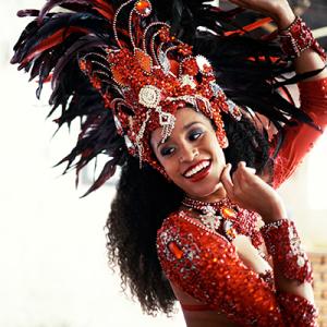 Des idées de bricolage simples et expliqués à faire avec les enfants pour préparer des masques, des chapeaux ...  et autre élément de déguisement sur le thème du Carnaval de Rio.