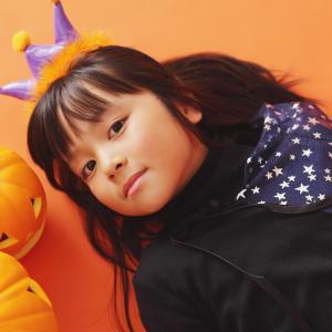 Et si Halloween était bon pour le développement de votre enfant ? Découvrez les bienfaits cognitifs et émotionnels d’une fête pas si effrayante !
