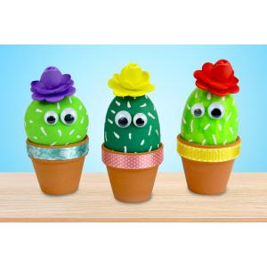Le soleil, l'été, la chaleur, LES CACTUS... voilà le thème de ce bricolage facile pour les enfants. A l'aide de petits pots en terre cuite, des oeufs et boules en polystyrène ainsi qu&
