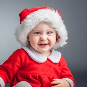 Découvrez une sélection de chansons de Noel pour les maternelles.Des chansons simples pour que même les plus petits puissent se mettre dans l'ambiance de Noel en chantant de belles chansons avec leurs