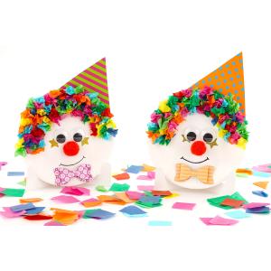 Clown avec du papier de soie