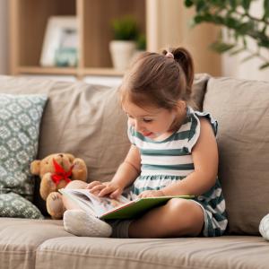 Vous vous demandez comment donner le goût de la lecture aux enfants ? Rémy Perla est notre invité pour aborder cette question au combien essentielle.