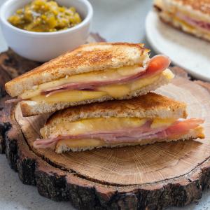 Recette du croque monsieur.  Recette illustrÈe de visuels pour les plus jeunes.