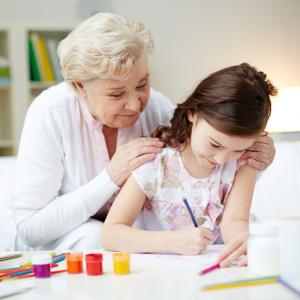 Un petit diplôme de meilleure mamie fait toujours plaisir, surtout s'il est illustré d'un coloriage ou d'un dessin de votre enfant. Retrouvez des diplôme de meilleure grand-mère pour célébrer la fête 