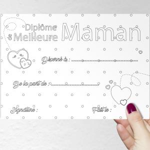 Un diplome de la meilleure maman à imprimer, compléter et à offrir à la meilleure maman pour la fete des meres. Ce joli diplome avec ses coeurs sera très beau enroulé avec un morceau de ruban comme mi