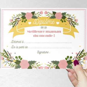 Un diplome de la meilleure maman du monde à imprimer, compléter et à offrir à la meilleure maman pour la fete des meres. Ce joli diplome avec ses fleurs sera très beau enroulé avec un morceau de ruban