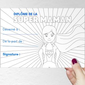 Un diplome de super maman à imprimer, compléter et à offrir à la meilleure maman pour la fete des meres. Ce super diplome  sera très beau enroulé avec un morceau de ruban comme mis dans un cadre. copi