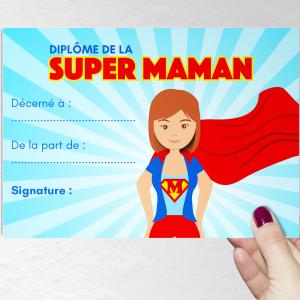 Un diplome de super maman à imprimer, compléter et à offrir à la meilleure maman pour la fete des meres. Ce super diplome  sera très beau enroulé avec un morceau de ruban comme mis dans un cadre.