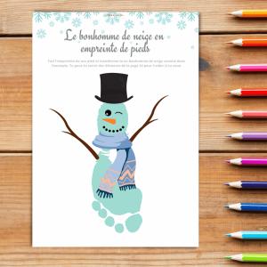 Une activité à faire avec les maternelles sur le thème de l'hiver. Dès 2 ans, vous pourrez créer un bonhomme de neige à partir de l'empreinte de pied de votre enfant. Vous pourrez alors dessiner sur l