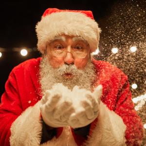 Il ne croit plus au Père Noël : la méthode douce pour accompagner cette étape