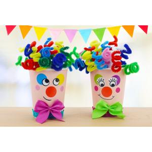 Fabriquer un clown avec un gobelet et des chenilles