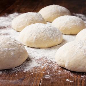 Retrouvez notre astuce pour faire votre recette de pâte à sel pour 5, 10, 20, 30 enfants et tous nos conseils pour réussir la préparation de votre pâte à sel.