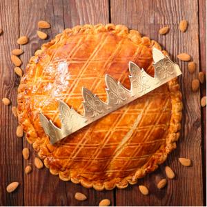 Epiphanie définition. Qu'est ce que l'Epiphanie ? D'où vient cette fête ? Pourquoi mangeons-nous de la galette à l'Epiphanie ? Découvrez toutes les réponses à vous questions dans ce dossier.